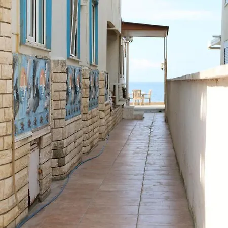 Demir Restaurant אקצ'אי