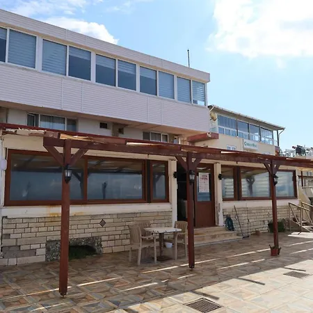 Demir Restaurant מלון *