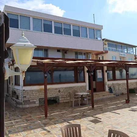 מלון Demir Restaurant