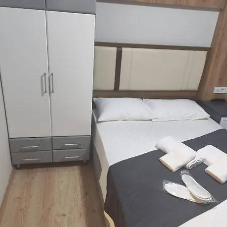 Demir Restaurant Hotel *