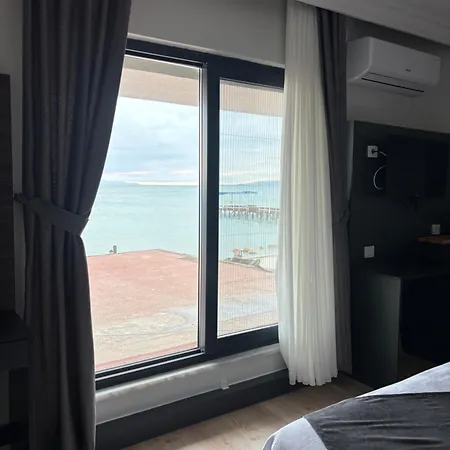 Demir Restaurant Hotel Akçay